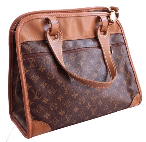 louis vuitton luggage company